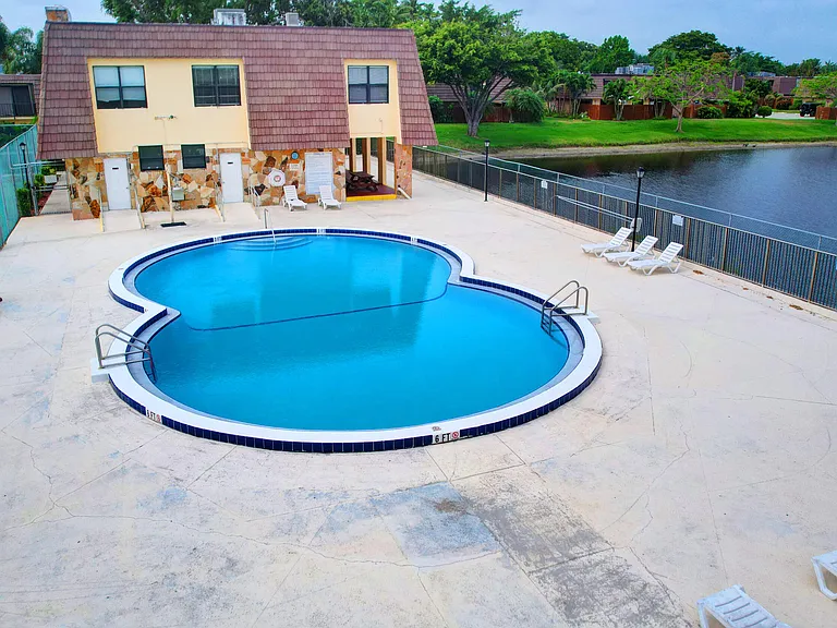 484 Springdale Cir #48D — Photo 57