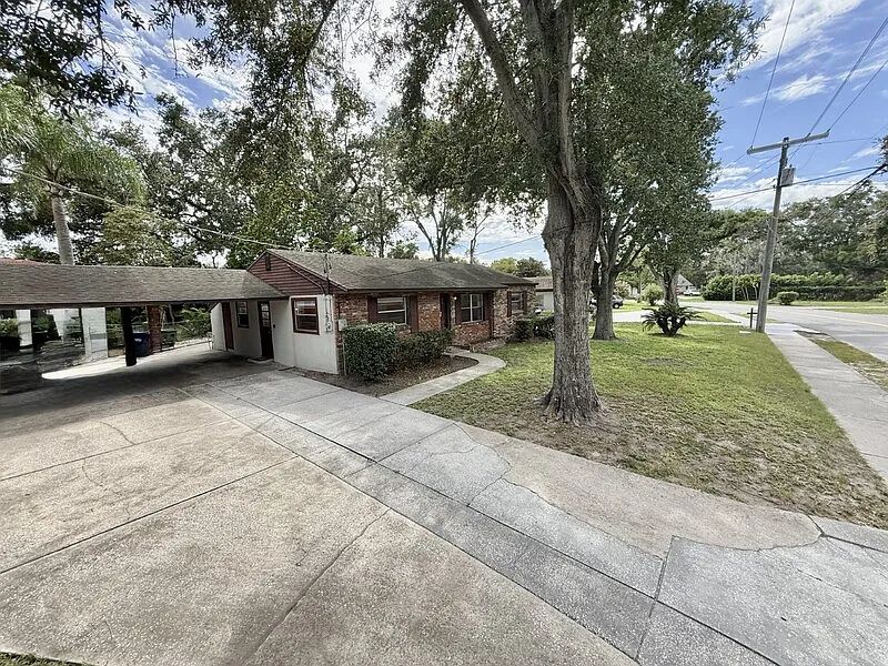 2 bed, 1.0 bath, 1062 sqft, $1,895 — Photo 3