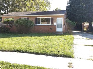 2350 Ravinewood Ave, Ypsilanti, MI 48198