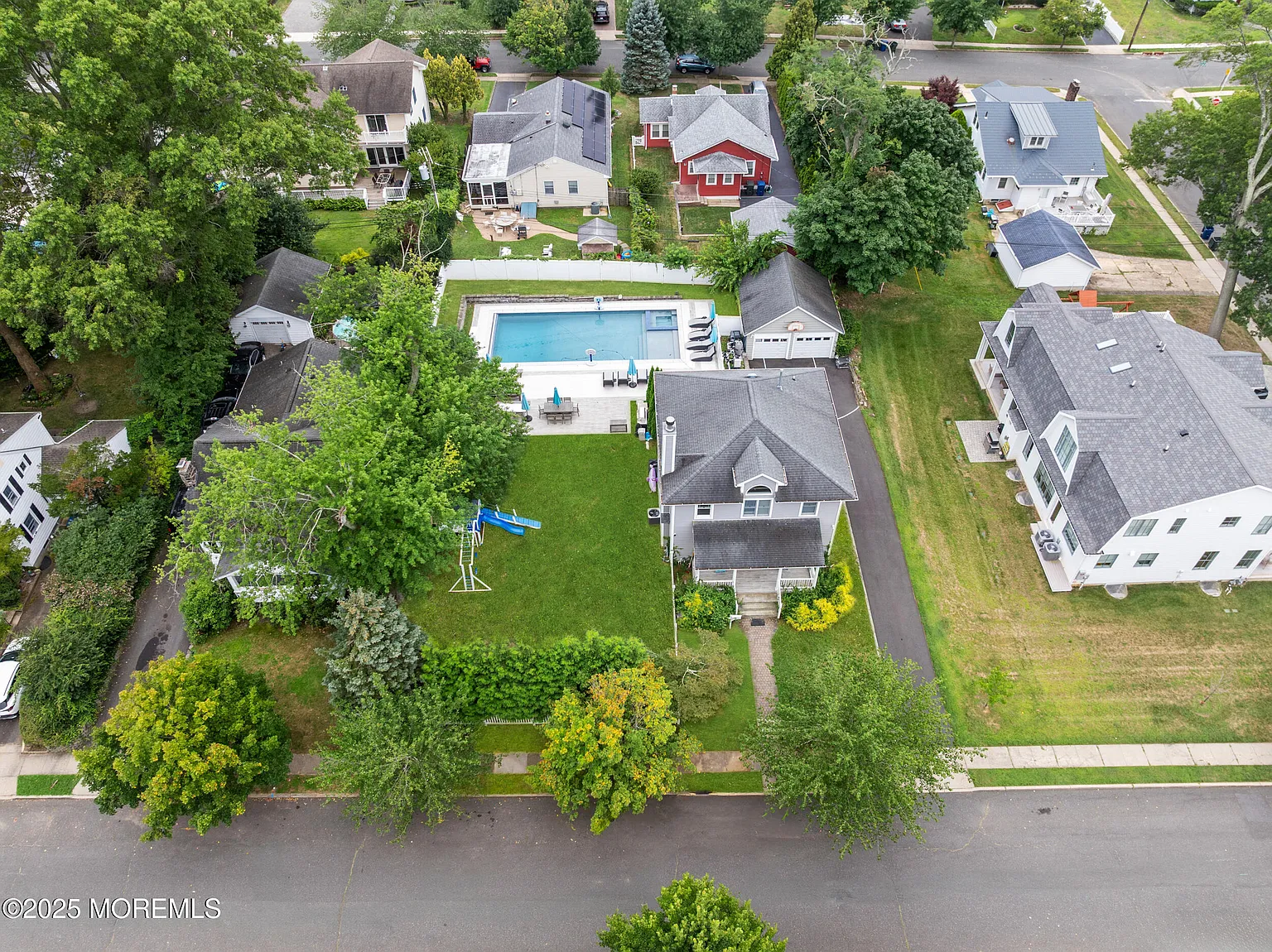 250 Alpern Avenue photo 1