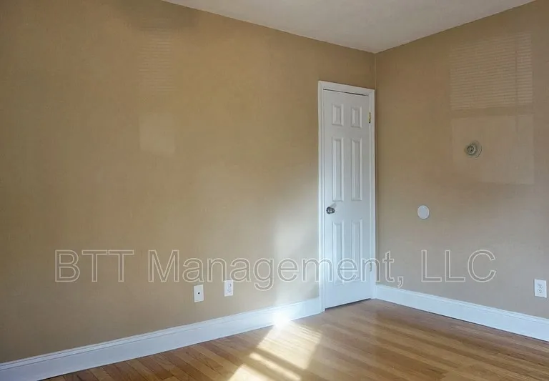 8105 Greenwood Ave #E — Photo 10