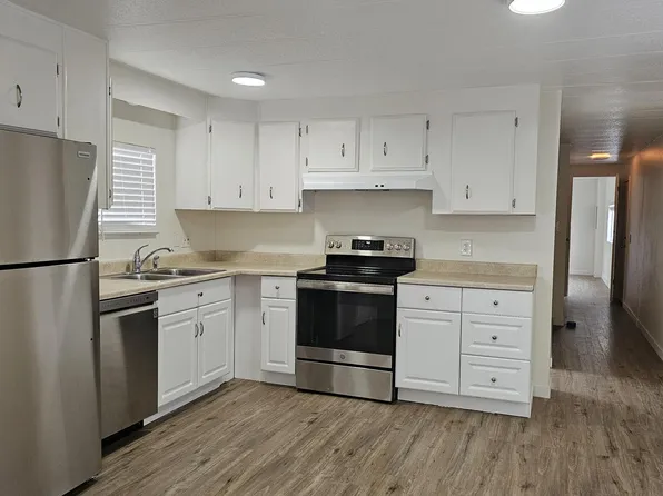 500 Hall Rd Trailer 10, Yakima, WA 98908
