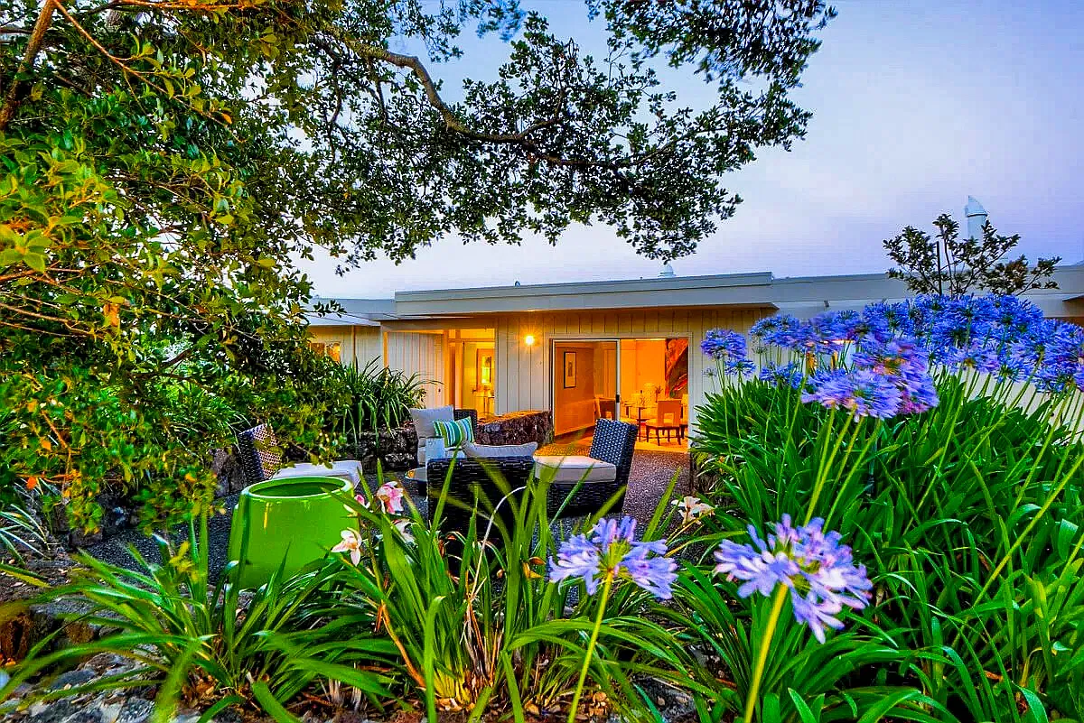 Spectacular mid-century modern gated estate at the top of Bret Harte Heights! — Photo 4