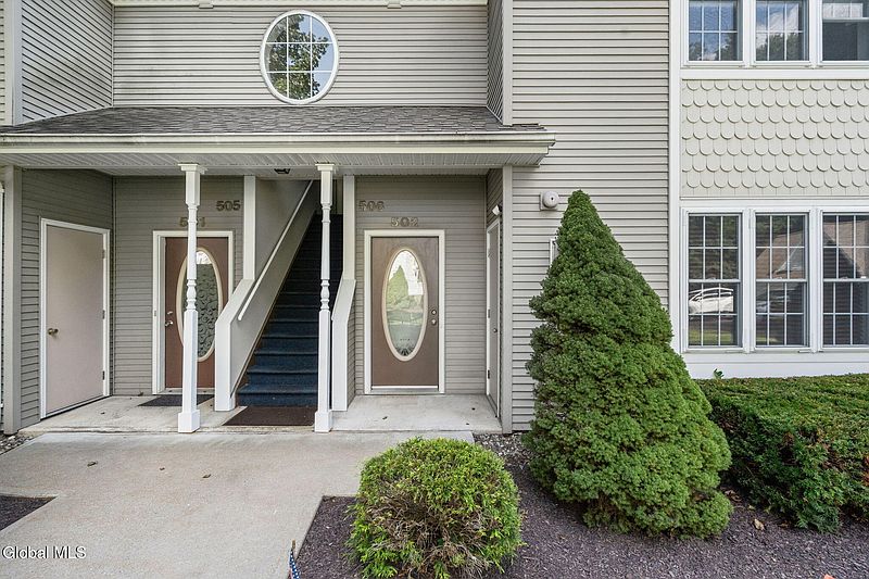 3rd image of 502 Mallards Pond Lane