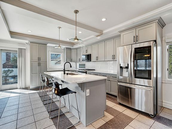 5th image of 76 Balcom Road