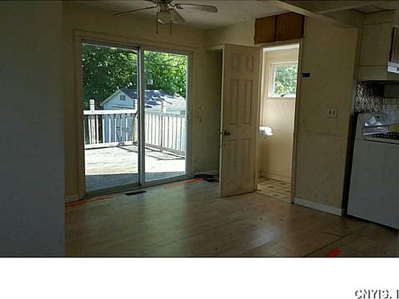 4th image of 222 Garden City Dr