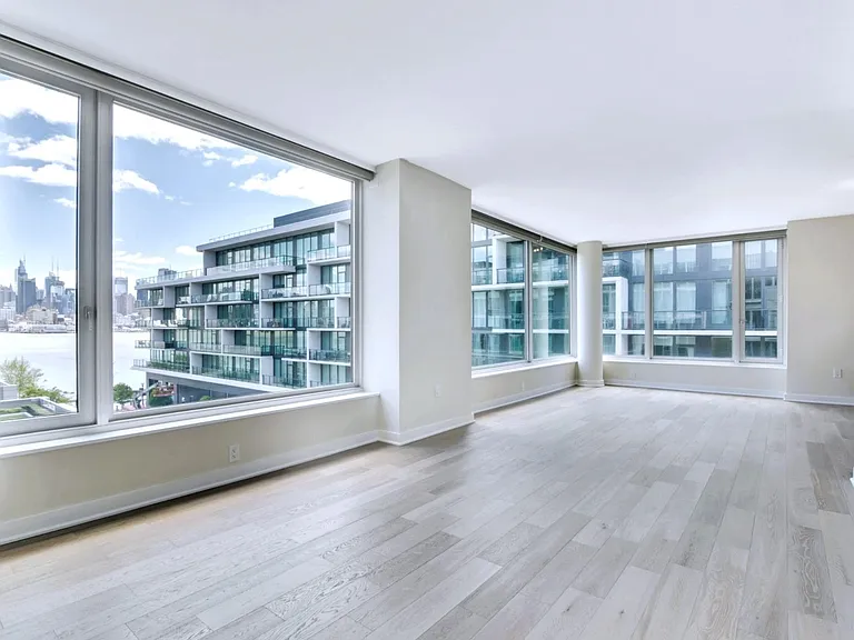 1000 Avenue At Port Imperial #501 — Photo 2