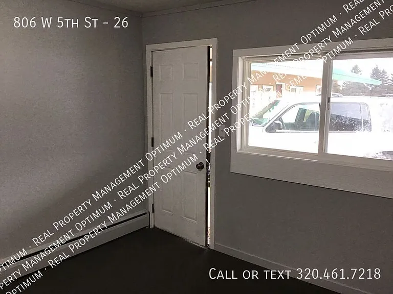 806 W 5th St #26 — Photo 4