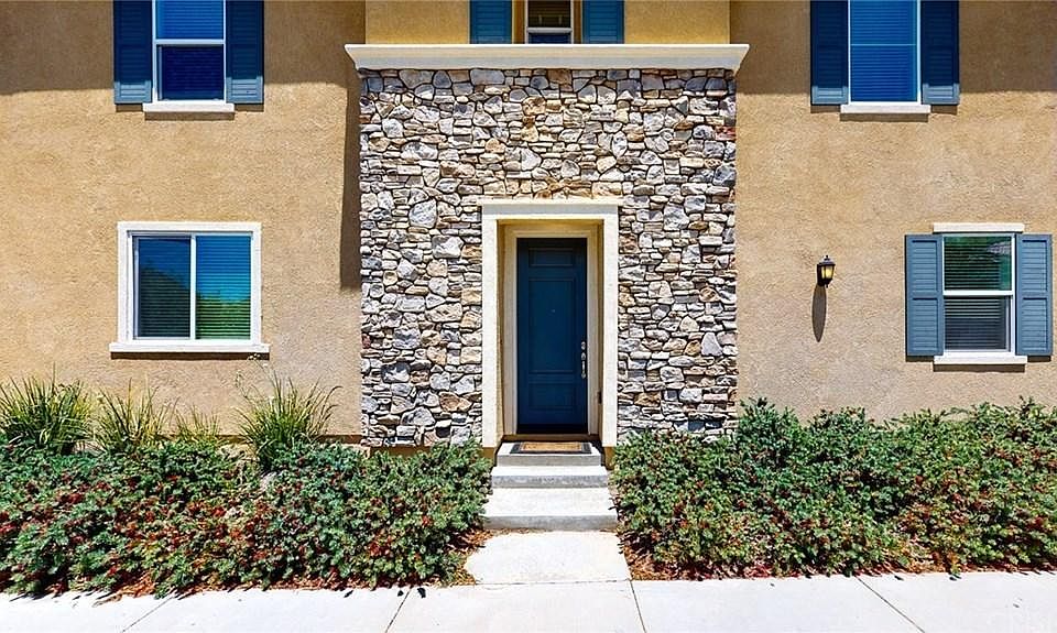 1st image of 26830 Albion Way