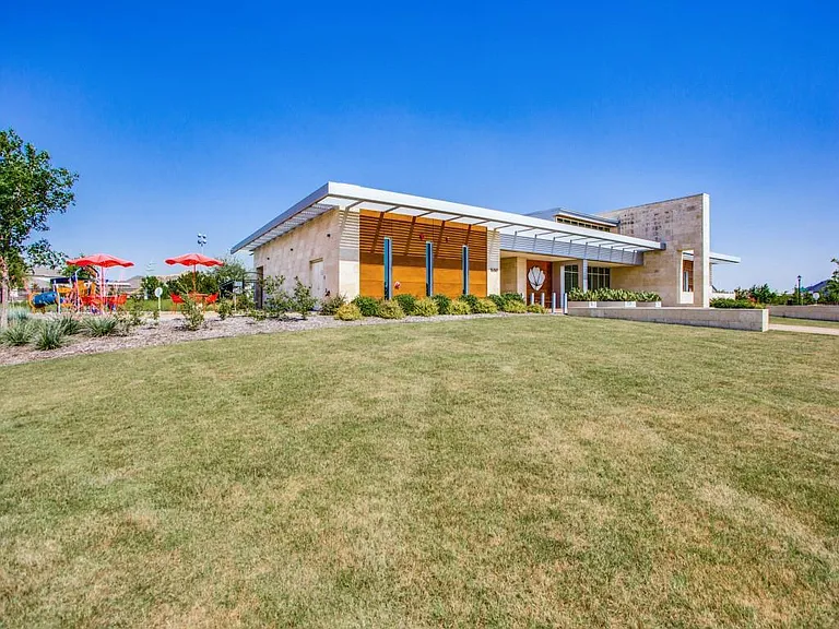 15807 Thorn Apple Rd — Photo 14