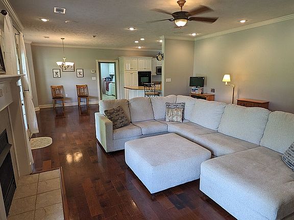 4th image of 216 Linda Kay Cir