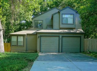 6 Breezy Point Pl, Spring, TX 77381