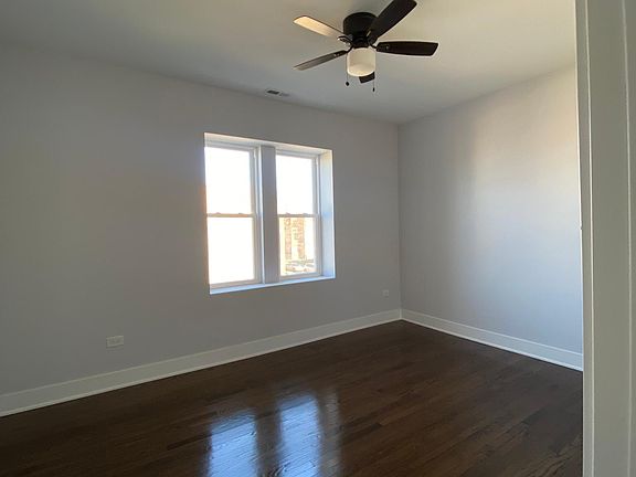 5th image of 5558 W Congress Pkwy #3