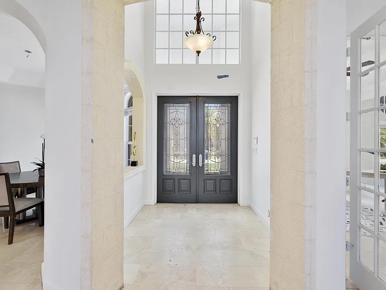 749 NE 71st St — Photo 39