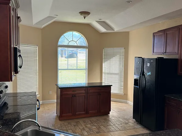 145 N Charles Willis Dr, Midway, FL 32343