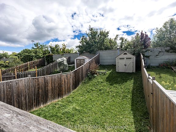 3rd image of 89 Gray Cres