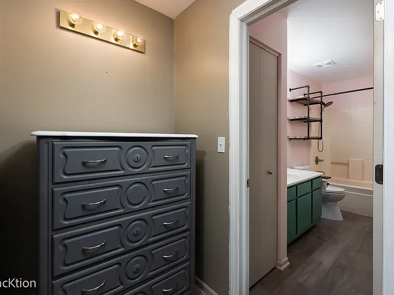 122 Creston Cir — Photo 9