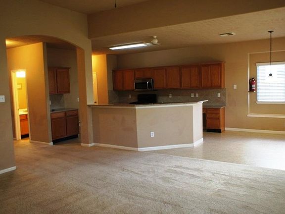 enjoy the large living room that connect o kitchen