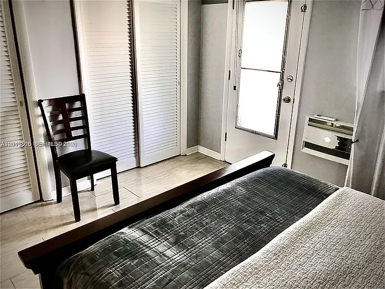900 SW 11th Ave #17C — Photo 9