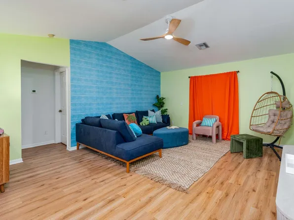 1136 9th Sq #Id1467671p, Vero Beach, FL 32960