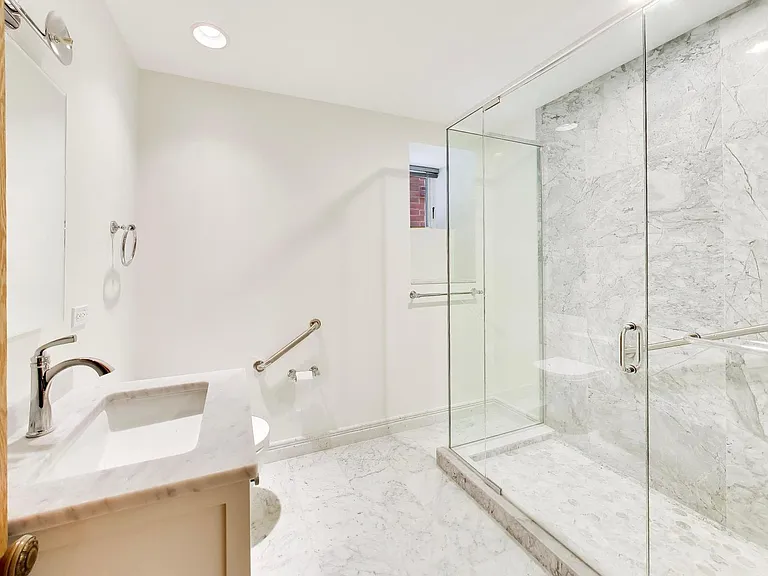 3752 N Wayne Ave — Photo 42