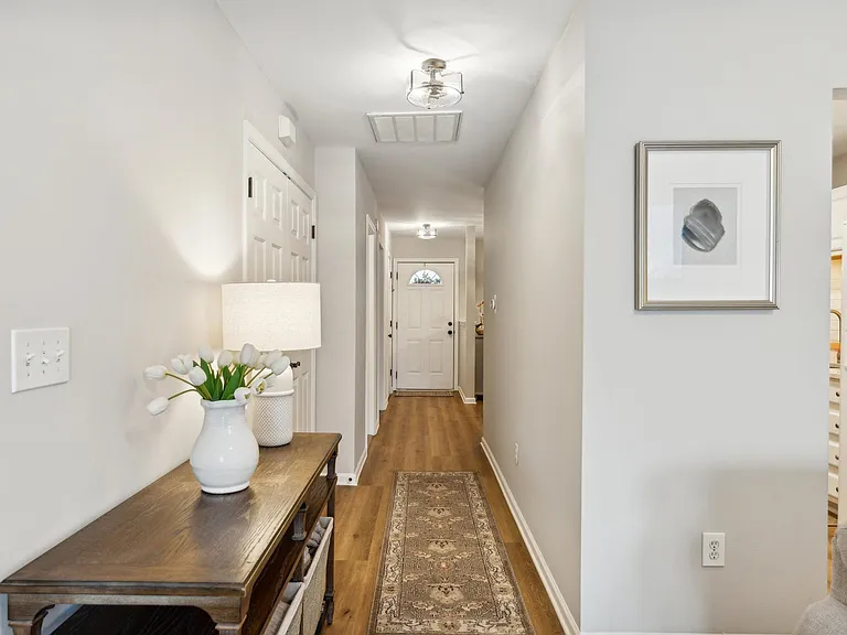 1477 Amanda Park Ln — Photo 16