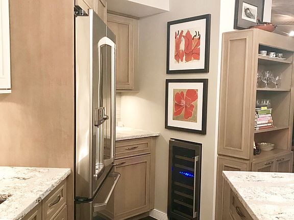 5th image of 1704 N Park Dr APT 109