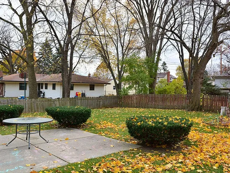 11725 W Courtland Ave — Photo 16