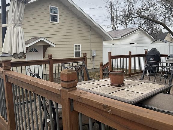 5th image of 805 Harrison St