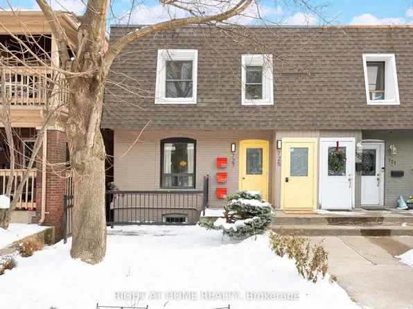 725 Indian Rd, Toronto, ON M6P 2E2