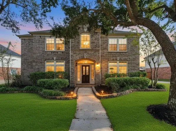 2309 Echo Harbor Dr, Pearland, TX 77584