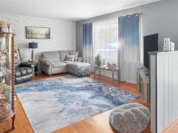 4th image of 600 Herring St
