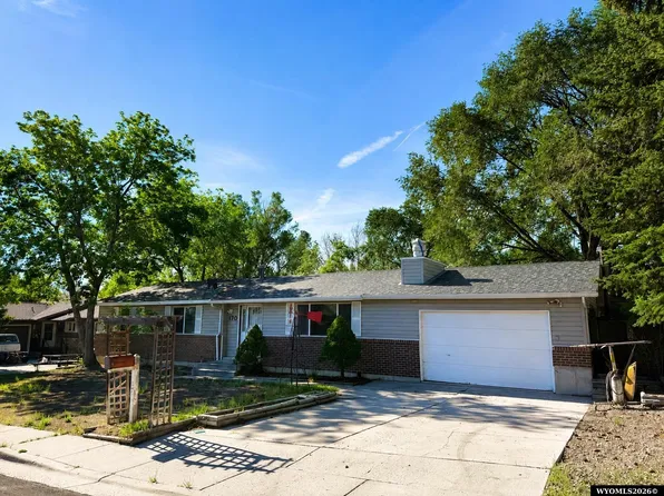 170 Clear View Dr, Green River, WY 82935