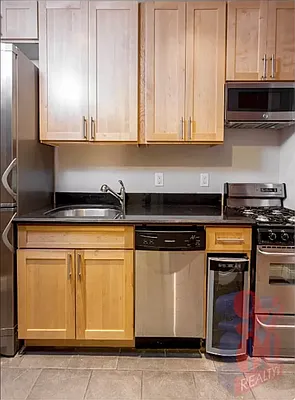 Rented by REAL New York | media 3