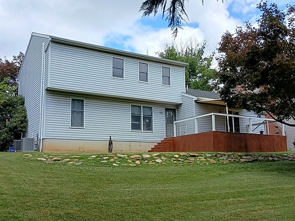 2nd image of 204 Knob Creek Ln