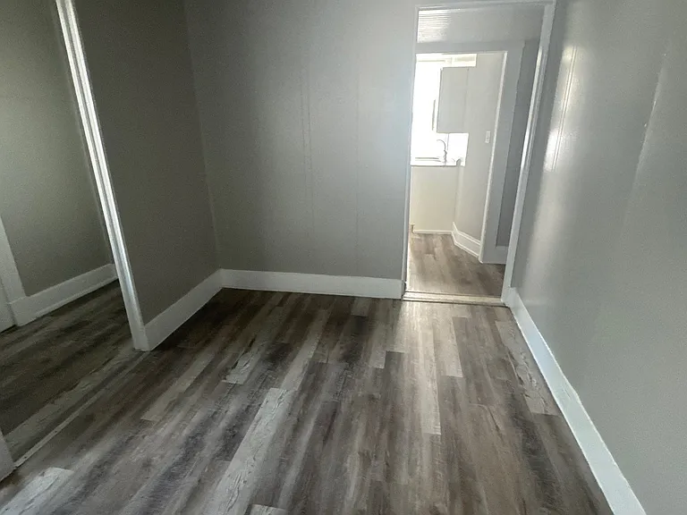 612 Berry St — Photo 4
