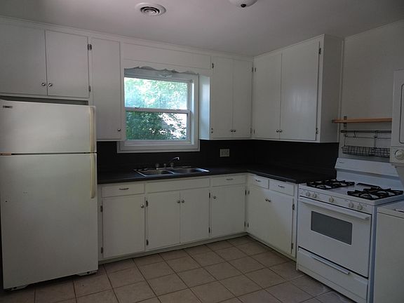 3rd image of 122 S Duncan Ave #1/2