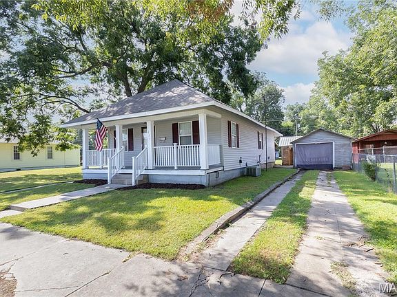 3rd image of 424 Yoakum Ave