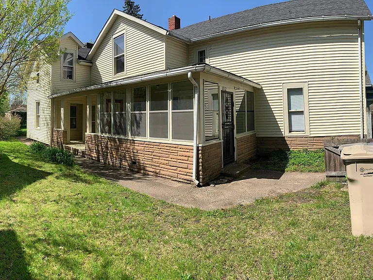 1012 W Colfax Ave — Photo 2
