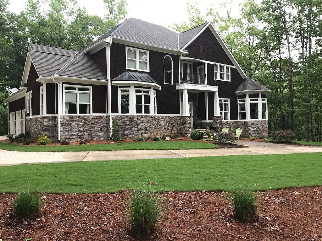 1174 Westminster Dr - Property Image