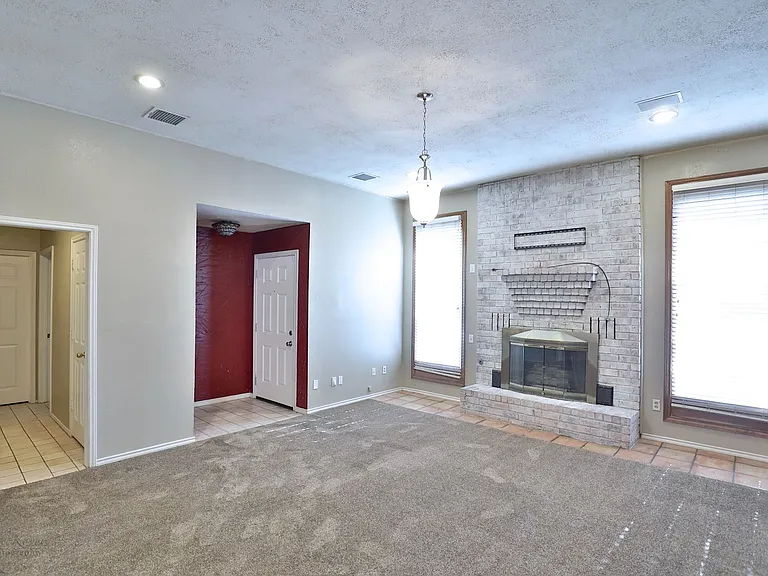 5273 Sherbrooke Ln — Photo 4