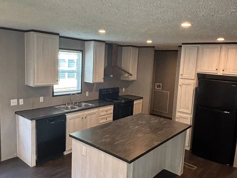 3150 Plateau Dr #203 — Photo 2