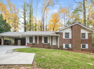 678 Shadybrook Dr NE, Marietta, GA 30066