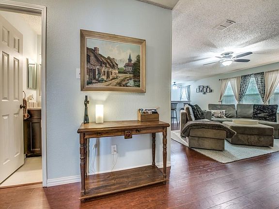 5th image of 1554 Laurel Hall Ln