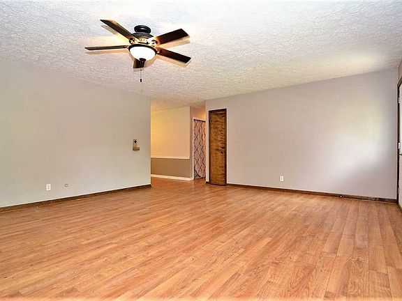 4th image of 5411 E Esche Dr