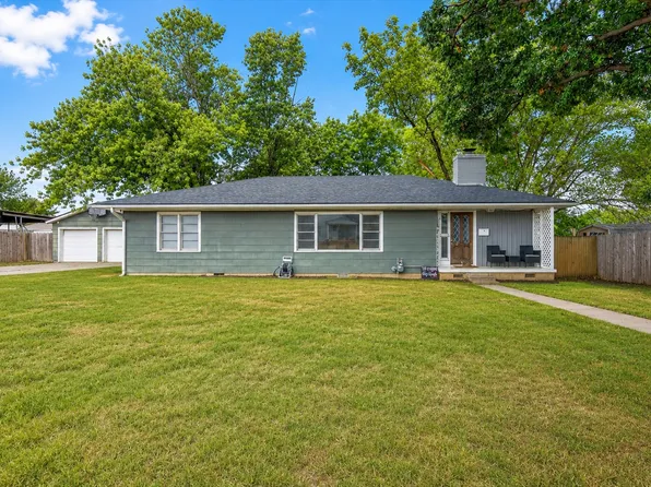 211 SE Queenstown Ave, Bartlesville, OK 74006