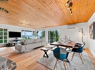 325 Bayview Pl, Lions Bay, BC V0N 2E0