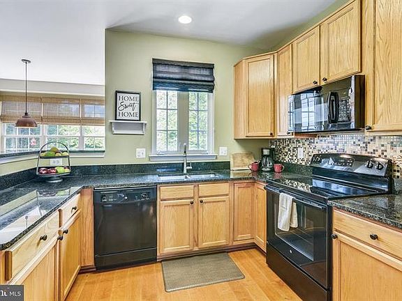 5th image of 17137 Magic Mountain Dr