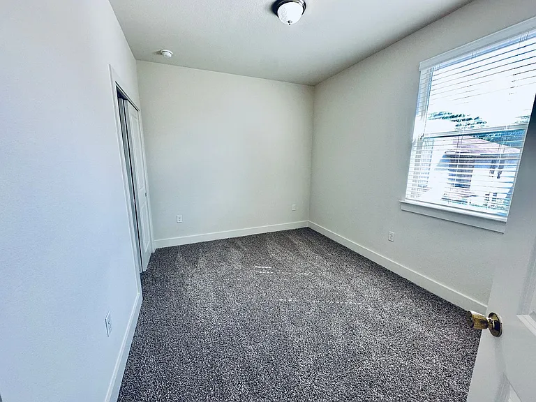 2216 Creekside Ln — Photo 26
