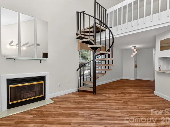 2559 Stockbridge Dr APT B, Charlotte, NC 28210